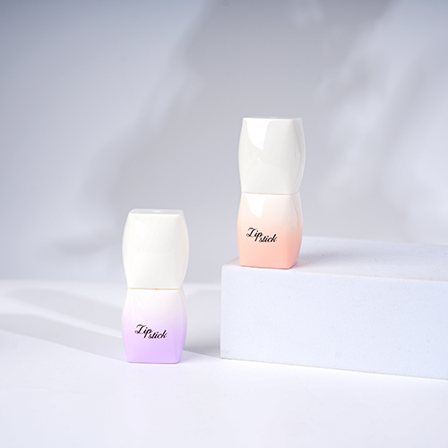 Moisturizing Plumping Lipstick, Vibrant Color Payoff, Smooth Non-Caking & All-Day Hydration