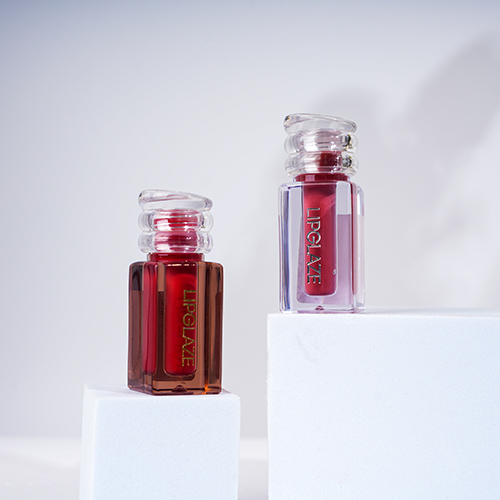 Luxurious Mousse Lip Cream, Highly Pigmented, Smooth Glide & Hydrated Lips
